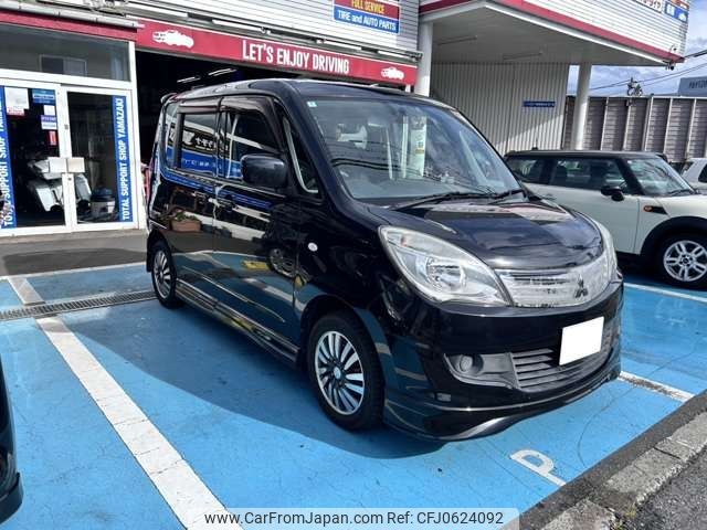 mitsubishi delica-d2 2011 CFJ0624092 image 2