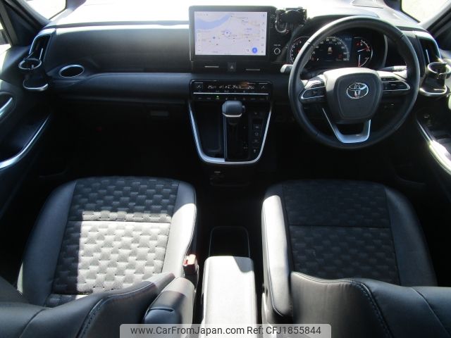 toyota voxy 2023 CFJ1855844 image 2