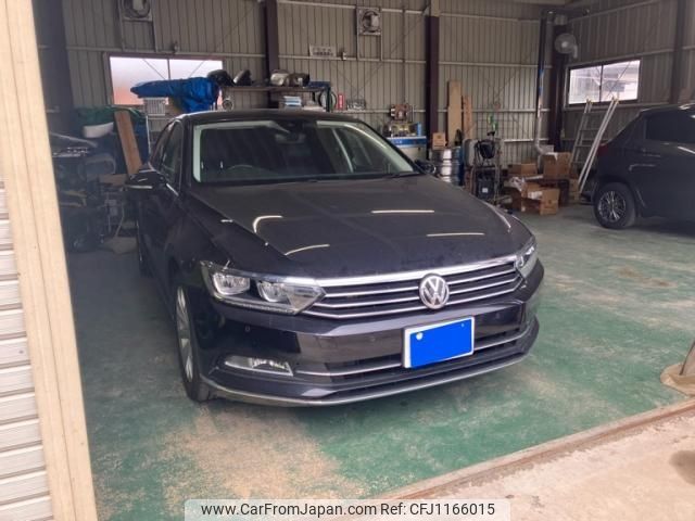 volkswagen passat 2018 -VOLKSWAGEN--VW Passat DBA-3CCZE--WVWZZZ3CZJE064119---VOLKSWAGEN--VW Passat DBA-3CCZE--WVWZZZ3CZJE064119- image 2