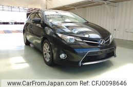 toyota auris 2012 ENHANCEAUTO_1_ea286535