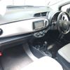 toyota vitz 2012 ENHANCEAUTO_1_ea302278 image 17