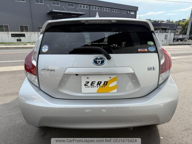toyota aqua 2016 CFJ1675424 image 2