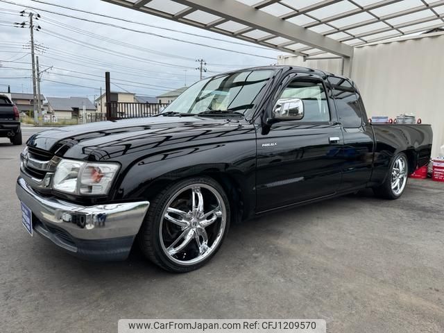 toyota hilux-sports-pick-up 2003 GOO_NET_EXCHANGE_0404361A30250523W002 image 1