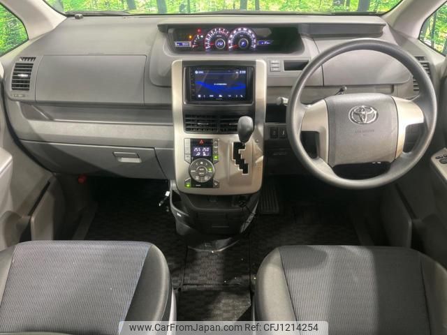 toyota voxy 2010 quick_quick_ZRR70W_ZRR70-0324323 image 2