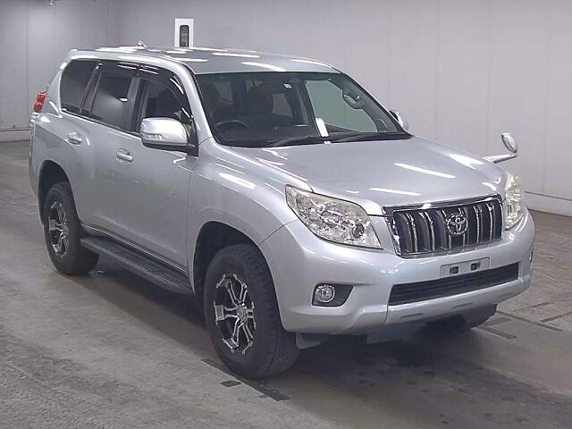 lifewithplants 　LAND CRUISER PRADO 2025 Toyota Land Cruiser Prado ZX Full Walkaround – Interior