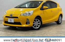 toyota aqua 2012 -TOYOTA--AQUA DAA-NHP10--NHP10-2037585---TOYOTA--AQUA DAA-NHP10--NHP10-2037585-