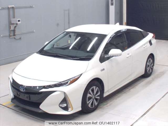 toyota prius-phv 2018 -TOYOTA--Prius PHV DLA-ZVW52--ZVW52-3067524---TOYOTA--Prius PHV DLA-ZVW52--ZVW52-3067524- image 1