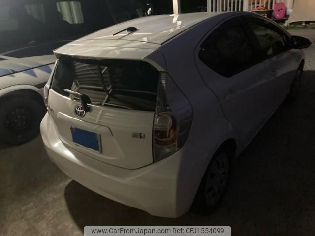 toyota aqua 2013 CFJ1554099 image 2