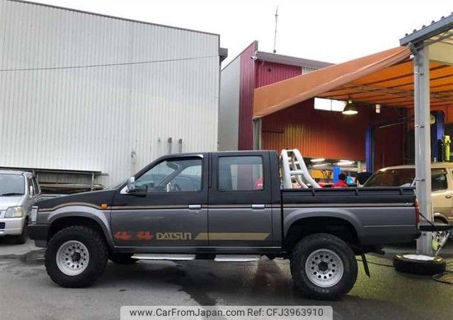 ドキンダンテ B 4枚 1992 Nissan Datsun Pickup Double Cab 4×4 5-Speed VIN