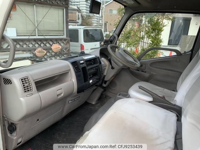 hino dutro 2011 CFJ9253439 image 2