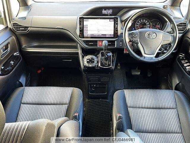 toyota voxy 2017 504928-925984 image 1