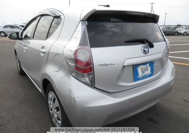 toyota aqua 2014 646828-Y2025060072F-21 image 2