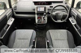 toyota voxy 2012 504928-922291