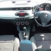 alfa-romeo giulietta 2012 2 image 9