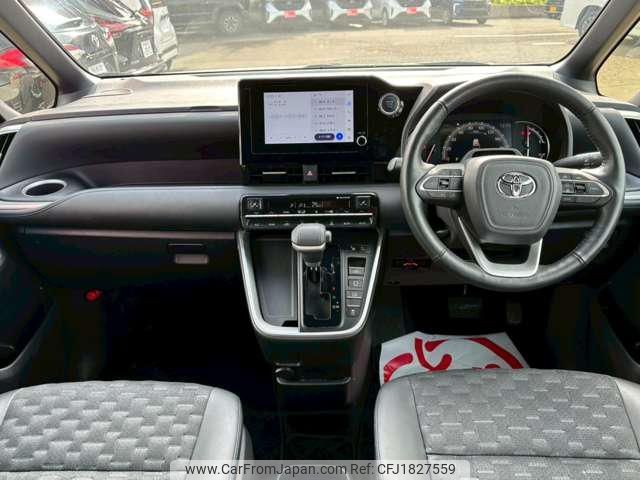 toyota voxy 2023 CFJ1827559 image 2