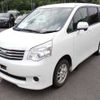 toyota noah 2013 504928-250627145052 image 6