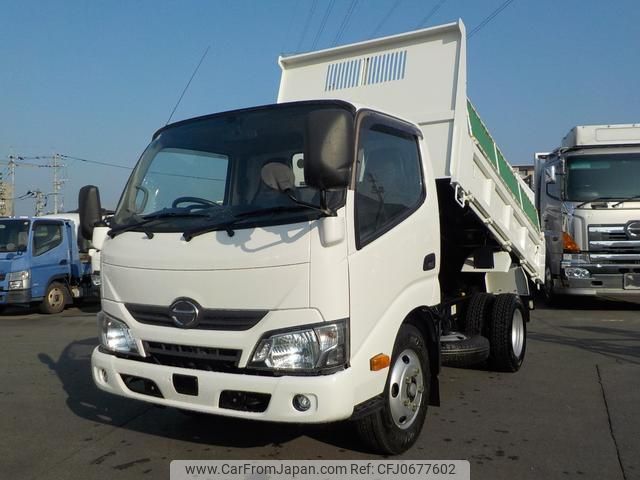 hino dutro 2017 GOO_NET_EXCHANGE_0840390A30250123W001 image 1