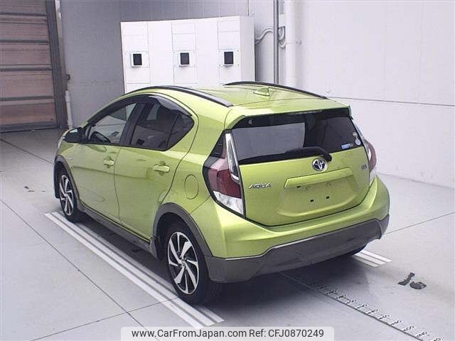 toyota aqua 2016 CFJ0870249 image 2