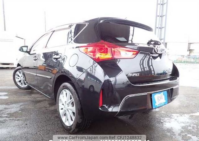 toyota auris 2012 646828-N2025030053F-10 image 2