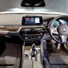 bmw 5-series 2017 quick_quick_LDA-JC20_WBAJC320X0G865427 image 2