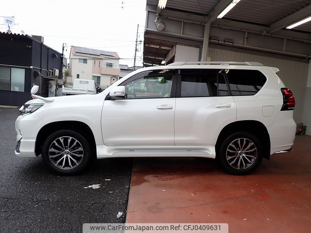 toyota land-cruiser-prado 2019 24123103 image 2