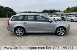volvo v50 2012 NIKYO_KW45283