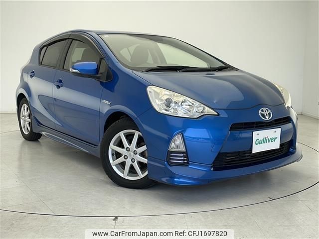 toyota aqua 2012 CFJ1697820 image 1