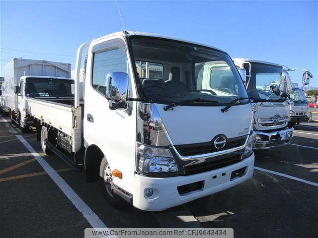 hino dutro 2017 -HINO--Hino Dutoro XZU775M-0002247---HINO--Hino Dutoro XZU775M-0002247- image 1