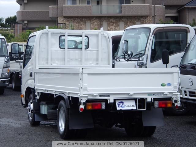 toyota dyna-truck 2017 GOO_NET_EXCHANGE_0704331A30240810W001 image 2