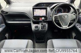 toyota voxy 2014 504928-922114