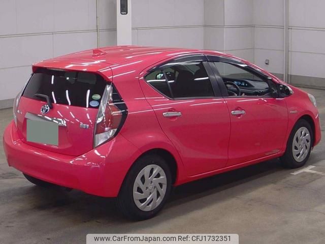 toyota aqua 2017 CFJ1732351 image 2