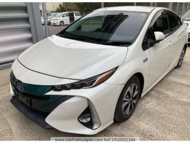 toyota prius-phv 2017 quick_quick_DLA-ZVW52_ZVW52-3010091 image 1