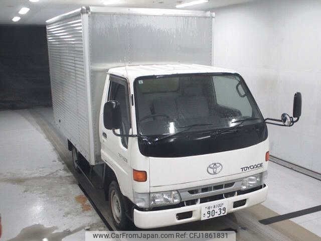 toyota toyoace 2001 CFJ1861831 image 1