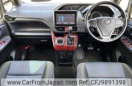 toyota voxy 2015 504928-921689