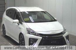 toyota prius-α 2015 CFJ1664158