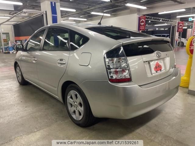 toyota prius 2004 CFJ1539261 image 2