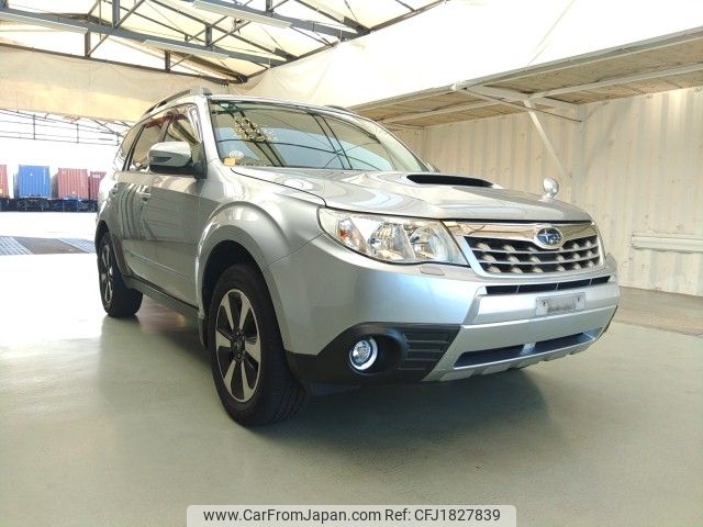 subaru forester 2010 CFJ1827839 image 1