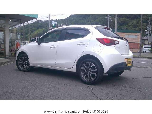 mazda demio 2015 CFJ1565629 image 2