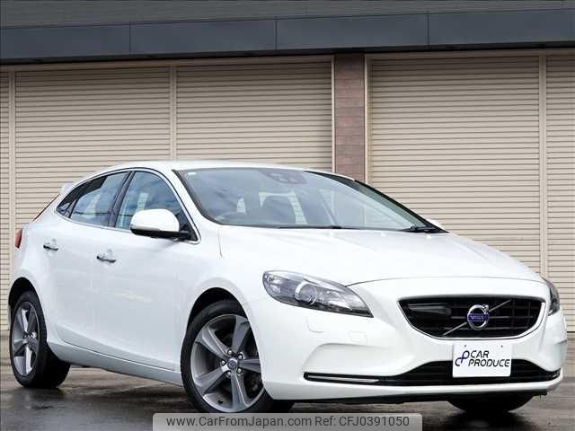 volvo v40 2013 -VOLVO--Volvo V40 MB4164T--BE287398---VOLVO--Volvo V40 MB4164T--BE287398- image 1