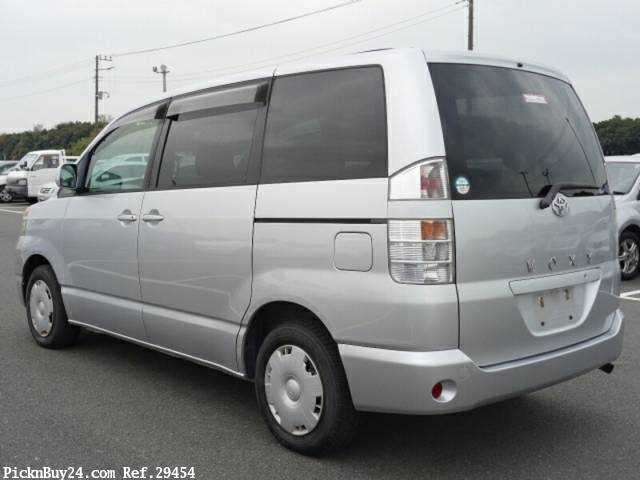 toyota voxy 2002 29454 image 1