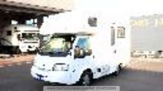 mazda bongo-truck 2015 GOO_JP_700090122730240302002 image 2