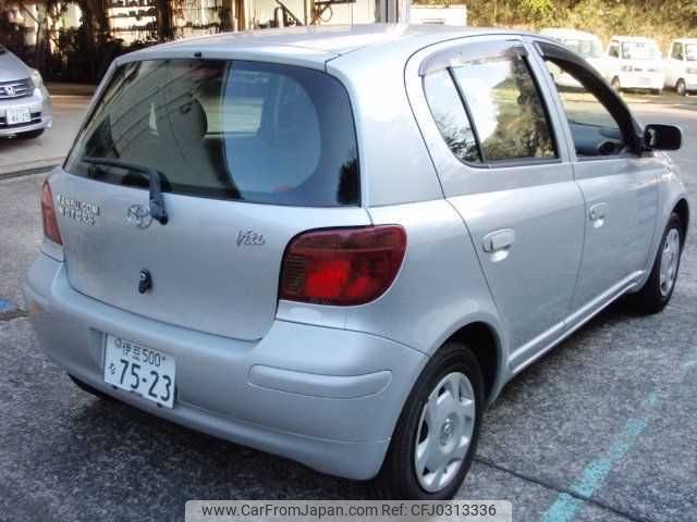 toyota vitz 2002 TE1060 image 1