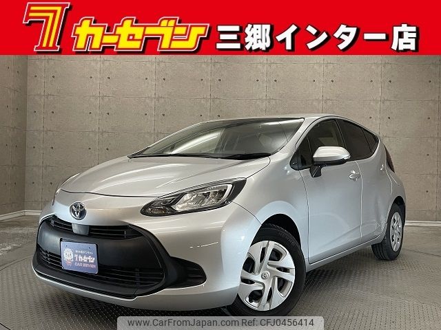 toyota aqua 2022 -TOYOTA--AQUA 6AA-MXPK11--MXPK11-2075784---TOYOTA--AQUA 6AA-MXPK11--MXPK11-2075784- image 1