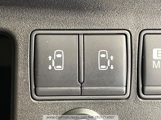 nissan serena 2012 CFJ1714307 image 2