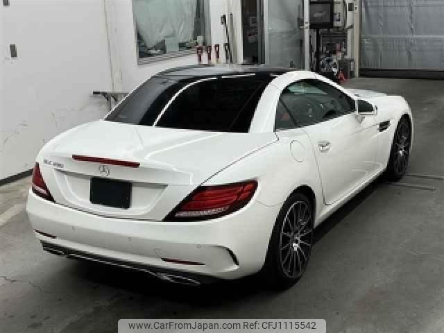 mercedes-benz slc 2018 quick_quick_DBA-172434_WDD1724342F153337 image 2