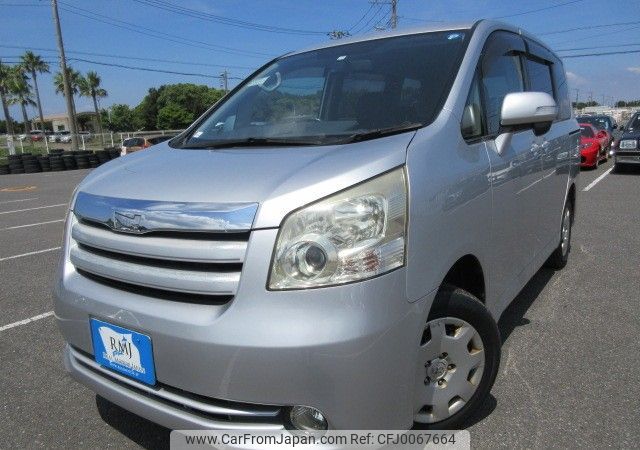 toyota noah 2007 REALMOTOR_Y2024070377F-12 image 1