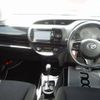 toyota vitz 2018 -TOYOTA--Vitz DAA-NHP130--NHP130-2035340---TOYOTA--Vitz DAA-NHP130--NHP130-2035340- image 10