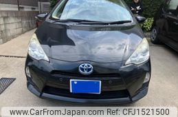 toyota aqua 2013 CFJ1521500