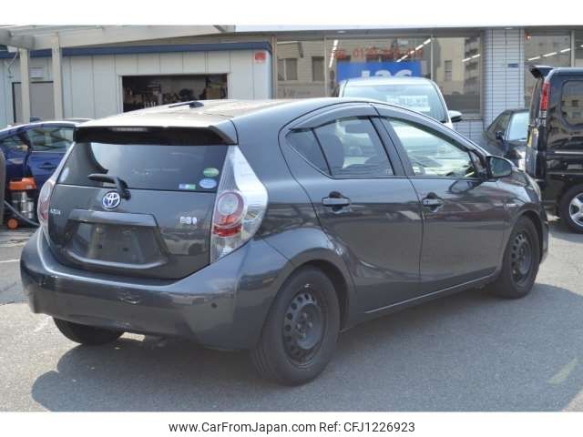 toyota aqua 2012 -TOYOTA--AQUA DAA-NHP10--NHP10-6073910---TOYOTA--AQUA DAA-NHP10--NHP10-6073910- image 2