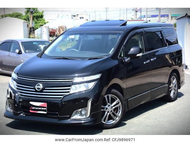 nissan elgrand 2012 GOO_JP_700060229130240614001 image 1